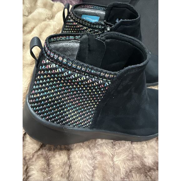 Bzees Karma Black Knit Booties ,Ankle Boots, Shoes ,,Comfy ,Washable , Sz US 9.5 - Picture 3 of 11